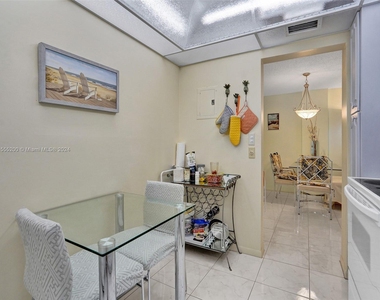 3113 S Ocean Dr - Photo Thumbnail 19