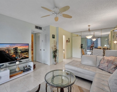 3113 S Ocean Dr - Photo Thumbnail 15