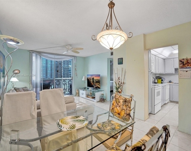 3113 S Ocean Dr - Photo Thumbnail 2