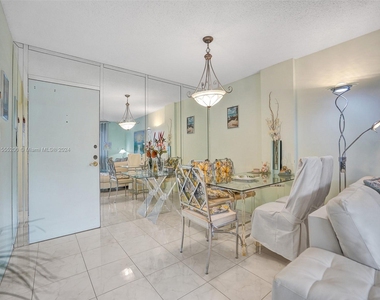 3113 S Ocean Dr - Photo Thumbnail 12