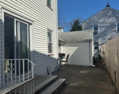 2263 Whittier St - Photo Thumbnail 14