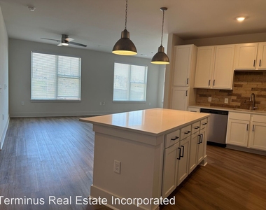 Stockyard Lofts 215 Willow Avenue - Photo Thumbnail 3
