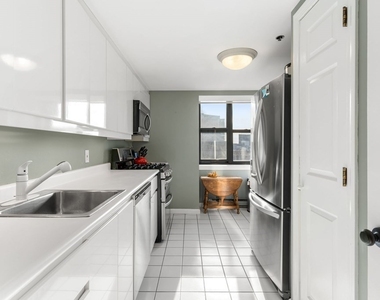 170 Tremont St - Photo Thumbnail 4