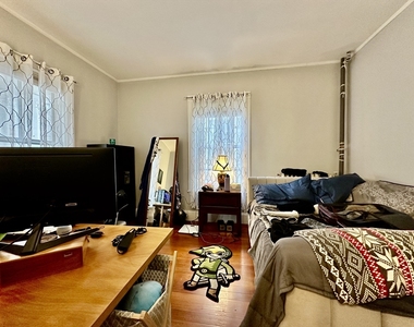 65 Gardner St - Photo Thumbnail 9