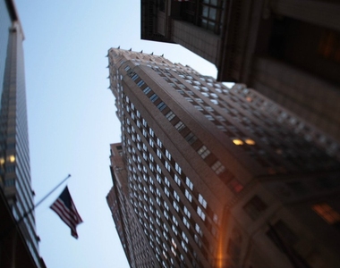 Wall Street - Photo Thumbnail 0