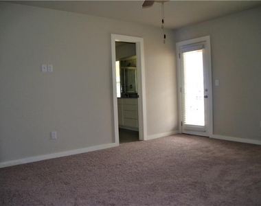 3915  Sw Peachwood  Dr - Photo Thumbnail 12