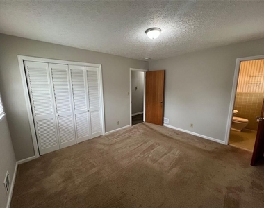 1382 Marydale Drive Sw - Photo Thumbnail 7