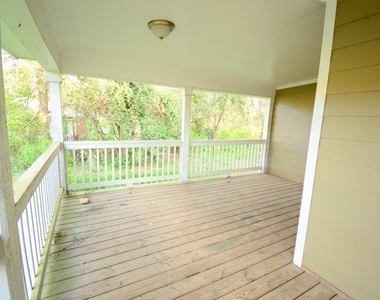 1637 Columbia Drive - Photo Thumbnail 6