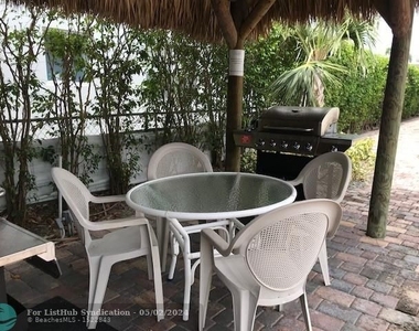 4228 N Ocean Dr - Photo Thumbnail 17