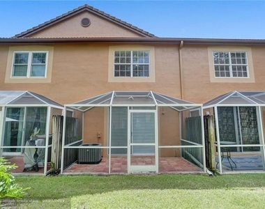 1539 Veracruz Ln - Photo Thumbnail 10