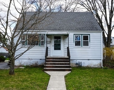 154 Kanouse St - Photo Thumbnail 0