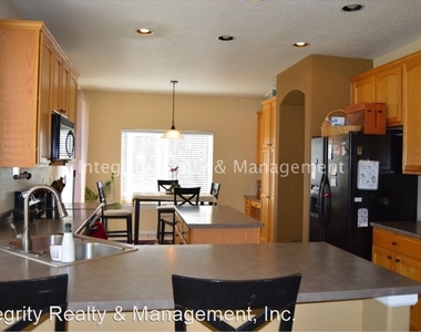 3170 Bentwood Pl - Photo Thumbnail 4