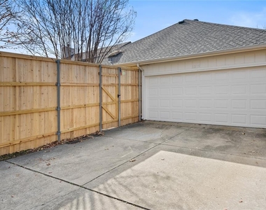 2219 Greenview Drive - Photo Thumbnail 13