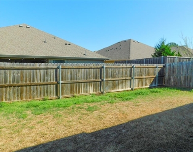 1413 Black Oak Drive - Photo Thumbnail 27