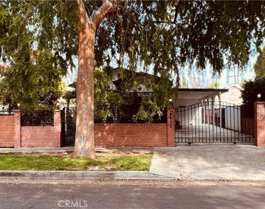 4632 Lemona Avenue - Photo Thumbnail 2