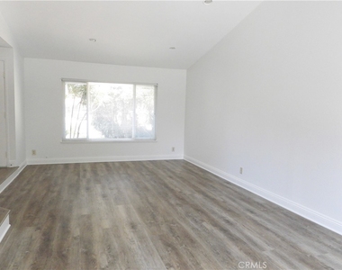 1106 W Garry Avenue - Photo Thumbnail 19