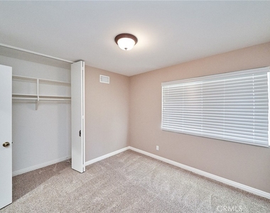 6910 Grovespring Drive - Photo Thumbnail 21