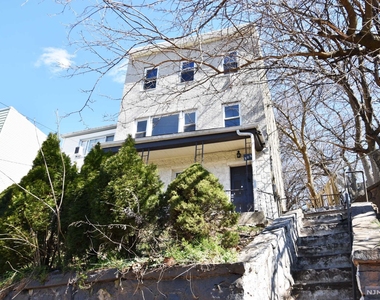 306 Liberty Avenue - Photo Thumbnail 12