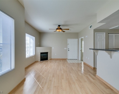 10245 S Maryland Parkway - Photo Thumbnail 17