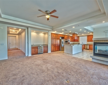 9207 Tesoras Drive - Photo Thumbnail 4