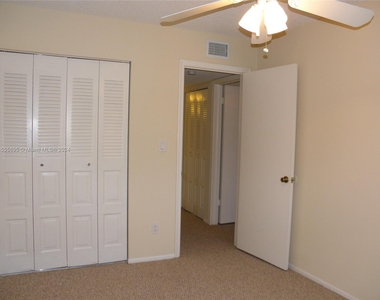 8906 Palm Tree Lane - Photo Thumbnail 11