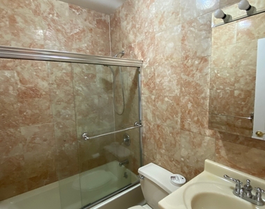 322 46 Street Astoria - Photo Thumbnail 4