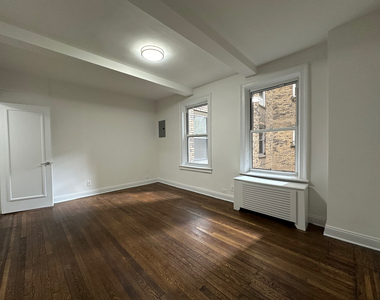 156 East 37th Street - Photo Thumbnail 8