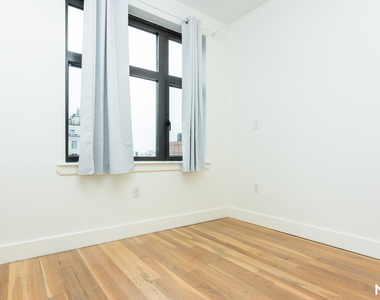 818 Lexington Avenue - Photo Thumbnail 19