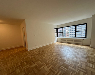 412 East 55th Street - Photo Thumbnail 0