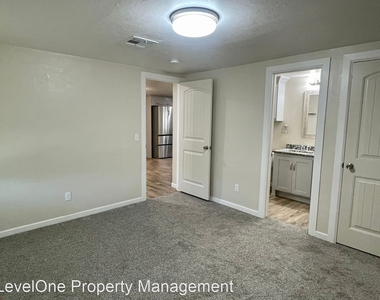 8511 S Camay Avenue - Photo Thumbnail 8