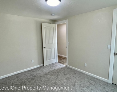 8511 S Camay Avenue - Photo Thumbnail 11