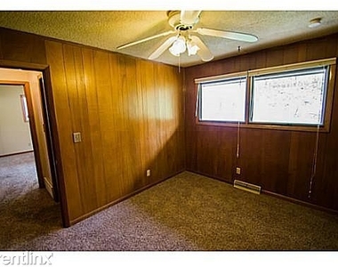 2801 Bennett Ave - Photo Thumbnail 6