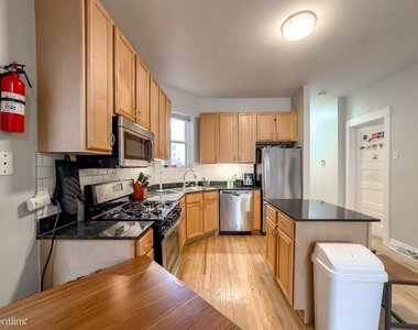 2531 W Medill, Unit 4 - Photo Thumbnail 4