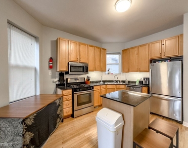 2531 W Medill, Unit 4 - Photo Thumbnail 1