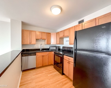 1636 N. Wells, Unit A4003 - Photo Thumbnail 1