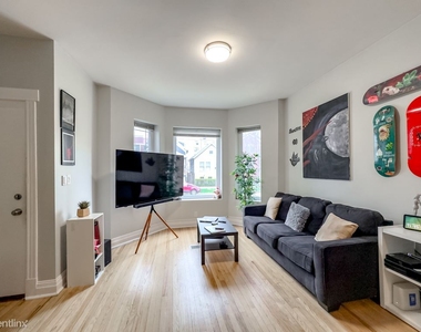 2531 W Medill, Unit 7 - Photo Thumbnail 16