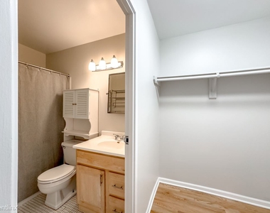 1636 N. Wells, Unit C4003 - Photo Thumbnail 8