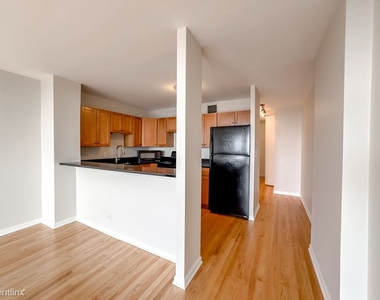 1636 N. Wells, Unit C4003 - Photo Thumbnail 5