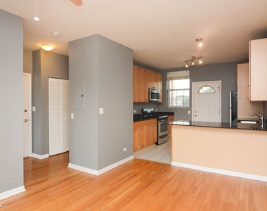 1421 W. Jonquil Terrace, Unit 9 - Photo Thumbnail 9