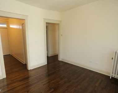 4706 N. Racine, Unit E-8 - Photo Thumbnail 7