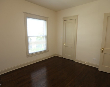 4706 N. Racine, Unit E-8 - Photo Thumbnail 11