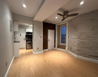 326 East 35th Street - Photo Thumbnail 1