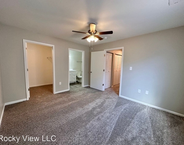 1810 Rocky View Way - Photo Thumbnail 16