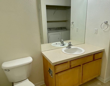 4725 Hahns Peak Unit 103 - Photo Thumbnail 8