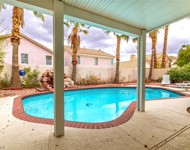 1624 Desert Fort Street - Photo Thumbnail 20