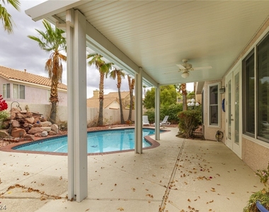 1624 Desert Fort Street - Photo Thumbnail 19