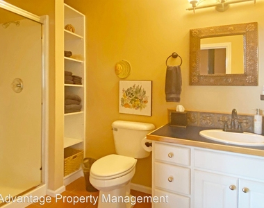 1720 Sw Brooklane Drive Unit B - Photo Thumbnail 10