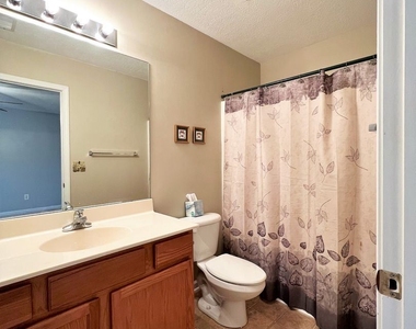 1637 Maple View Way - Photo Thumbnail 9