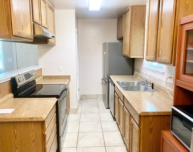 2576 W Fairmont Ave #204 - Photo Thumbnail 5