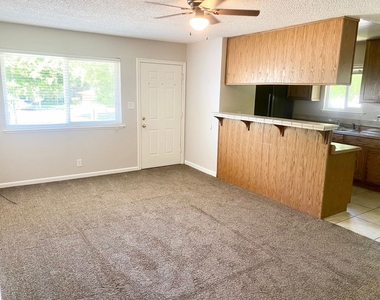 2576 W Fairmont Ave #204 - Photo Thumbnail 2